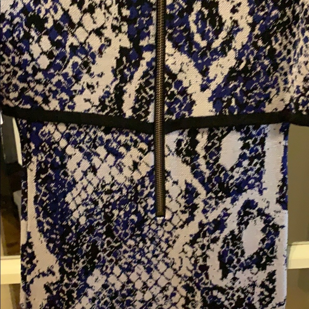 NWT French Connection Spotlight Boa Layer Dress - Picture 7 of 8